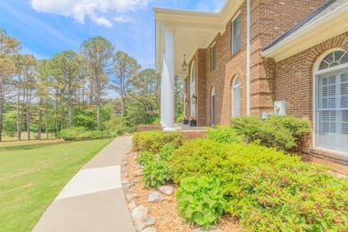 ELEGANT HOME, FIRST TIME ON THE MARKET! Welcome to this stunning - photo 11