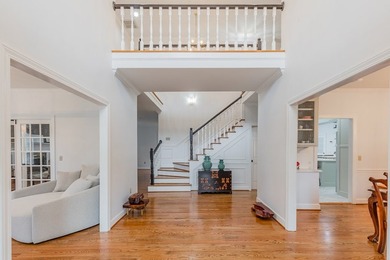 ELEGANT HOME, FIRST TIME ON THE MARKET! Welcome to this stunning - photo 15