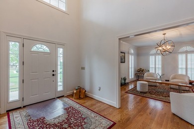 ELEGANT HOME, FIRST TIME ON THE MARKET! Welcome to this stunning - photo 16