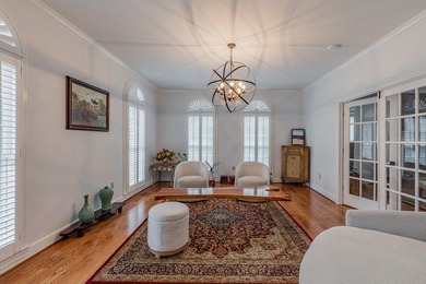 ELEGANT HOME, FIRST TIME ON THE MARKET! Welcome to this stunning - photo 17