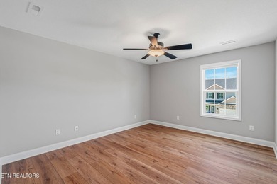 Welcome to 102 East Fortenberry St! This move-in ready 3-bedroom - photo 18