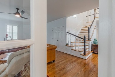 ELEGANT HOME, FIRST TIME ON THE MARKET! Welcome to this stunning - photo 19