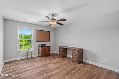 Welcome to 102 East Fortenberry St! This move-in ready 3-bedroom - photo 20