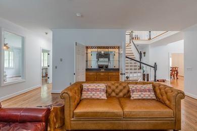 ELEGANT HOME, FIRST TIME ON THE MARKET! Welcome to this stunning - photo 23