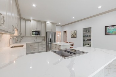ELEGANT HOME, FIRST TIME ON THE MARKET! Welcome to this stunning - photo 25