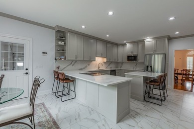 ELEGANT HOME, FIRST TIME ON THE MARKET! Welcome to this stunning - photo 26