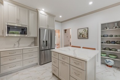 ELEGANT HOME, FIRST TIME ON THE MARKET! Welcome to this stunning - photo 29