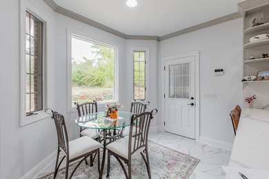 ELEGANT HOME, FIRST TIME ON THE MARKET! Welcome to this stunning - photo 30