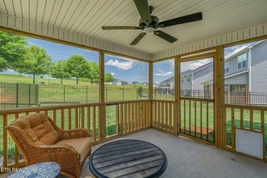 Welcome to 102 East Fortenberry St! This move-in ready 3-bedroom - photo 30