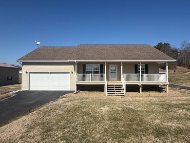 Lake Home For Sale in Dandridge, Tennessee