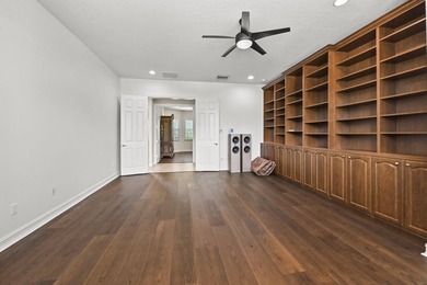 Welcome to this exceptional two-story estate in the exclusive - photo 32