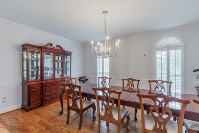 ELEGANT HOME, FIRST TIME ON THE MARKET! Welcome to this stunning - photo 33