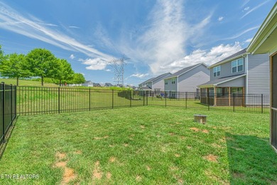 Welcome to 102 East Fortenberry St! This move-in ready 3-bedroom - photo 33