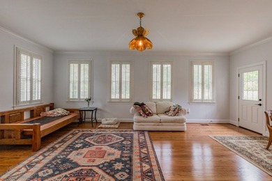 ELEGANT HOME, FIRST TIME ON THE MARKET! Welcome to this stunning - photo 34