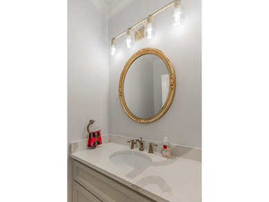 ELEGANT HOME, FIRST TIME ON THE MARKET! Welcome to this stunning - photo 36
