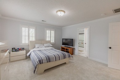 ELEGANT HOME, FIRST TIME ON THE MARKET! Welcome to this stunning - photo 45