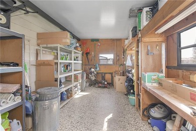 Don't miss this one! Rare end unit on a quiet Cul-De-Sac and an - photo 7