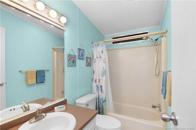 Don't miss this one! Rare end unit on a quiet Cul-De-Sac and an - photo 10
