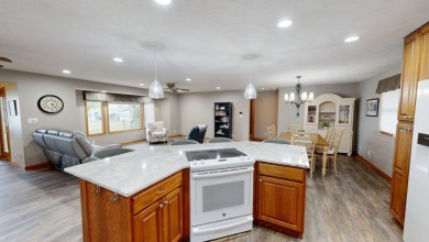 Exquisitely maintained ranch-style home. SOLD - photo 12