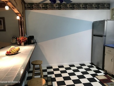 Pride of ownership abounds in this lovingly maintained 2 bedroom - photo 11