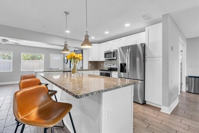 PRIME LOCATION - BEAUTIFULLY DESIGNED & REMODELED HOME WITH - photo 11