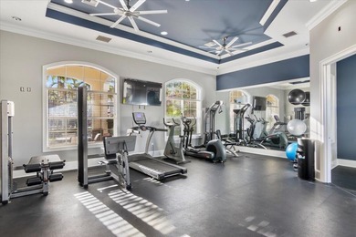 Simply Stunning!! Sought after and rarely available 3 bed 2 bath - photo 4