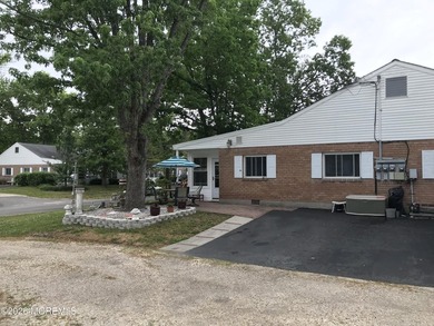 Pride of ownership abounds in this lovingly maintained 2 bedroom - photo 18