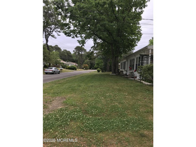 Pride of ownership abounds in this lovingly maintained 2 bedroom - photo 22