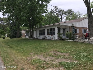 Pride of ownership abounds in this lovingly maintained 2 bedroom - photo 30