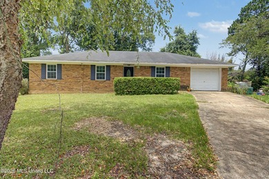 Located on a quiet cul-de-sac just north of I-10, this home - photo 1