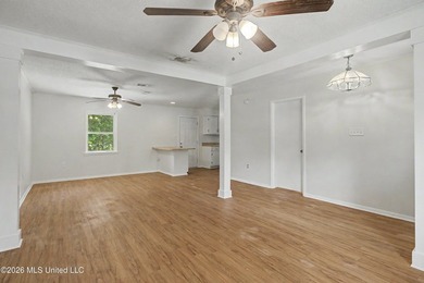Located on a quiet cul-de-sac just north of I-10, this home - photo 3