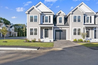 Like-new luxury 2-bedroom, 2.5-bath end-unit townhome in an - photo 3