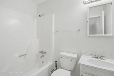 Located on a quiet cul-de-sac just north of I-10, this home - photo 10