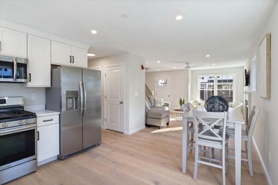 Like-new luxury 2-bedroom, 2.5-bath end-unit townhome in an - photo 10