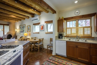 OPEN, LIGHT-FILLED SINGLE-LEVEL CONDOMINIUM IN THE HIGHLY - photo 13