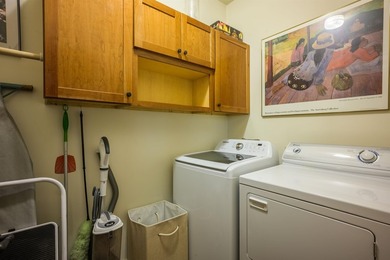 OPEN, LIGHT-FILLED SINGLE-LEVEL CONDOMINIUM IN THE HIGHLY - photo 15