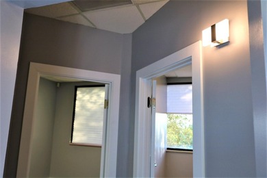 PROFESSIONAL OFFICE CONDO Great opportunity to own this unique & - photo 17