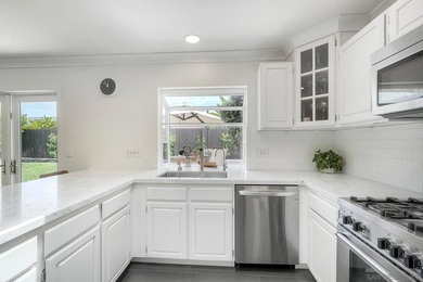 Some homes impress with finishes. Others make you feel at home - photo 18