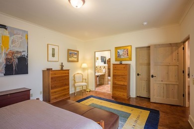 OPEN, LIGHT-FILLED SINGLE-LEVEL CONDOMINIUM IN THE HIGHLY - photo 18