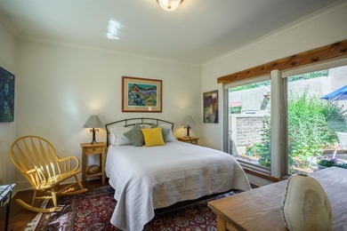 OPEN, LIGHT-FILLED SINGLE-LEVEL CONDOMINIUM IN THE HIGHLY - photo 20