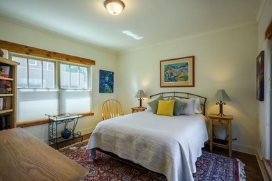 OPEN, LIGHT-FILLED SINGLE-LEVEL CONDOMINIUM IN THE HIGHLY - photo 21