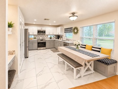 Welcome to this beautifully maintained 3-bedroom, 2.5-bath home - photo 9