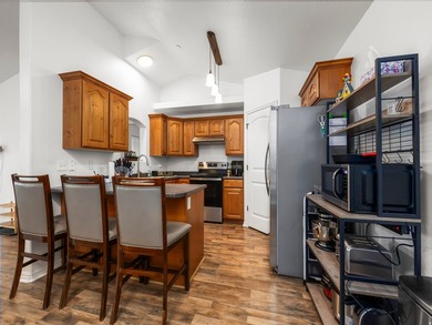 PRICE IMPROVEMENT $10,100! 3 Bed | 2 Bath mountain-view condo in - photo 7