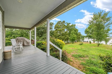 Sellers are taking a loss! This custom-built home with - photo 10