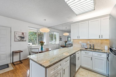 Tropical in feel, this elegant apartment is part of Jupiter Bay - photo 11