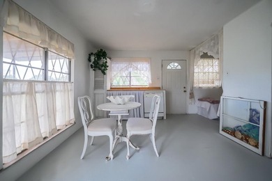 Charming cottage-style retreat situated on two lots in the - photo 12