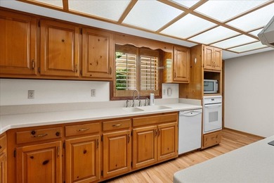 Beautiful home featuring 4 oversized bedrooms and 3.5 baths - photo 14