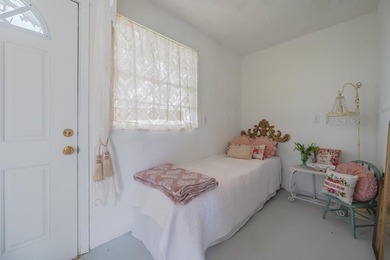 Charming cottage-style retreat situated on two lots in the - photo 14