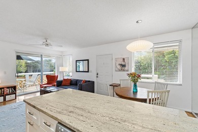Tropical in feel, this elegant apartment is part of Jupiter Bay - photo 14