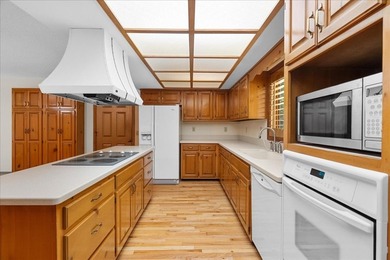 Beautiful home featuring 4 oversized bedrooms and 3.5 baths - photo 15
